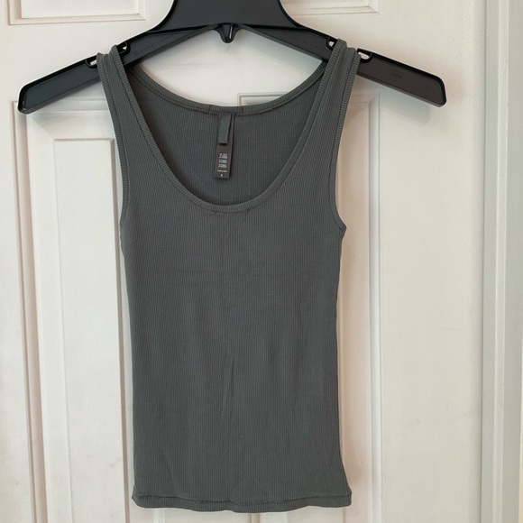 Skims Cotton Ribbed Top and Leggings, Gray, Fading of the leggings, Sz S - Picture 9 of 16